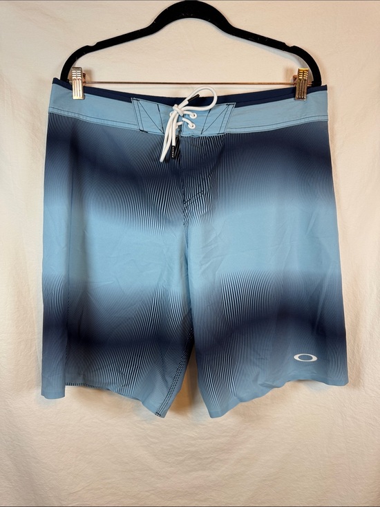 Oakley Other - Oakley Board Shorts Men’s 33